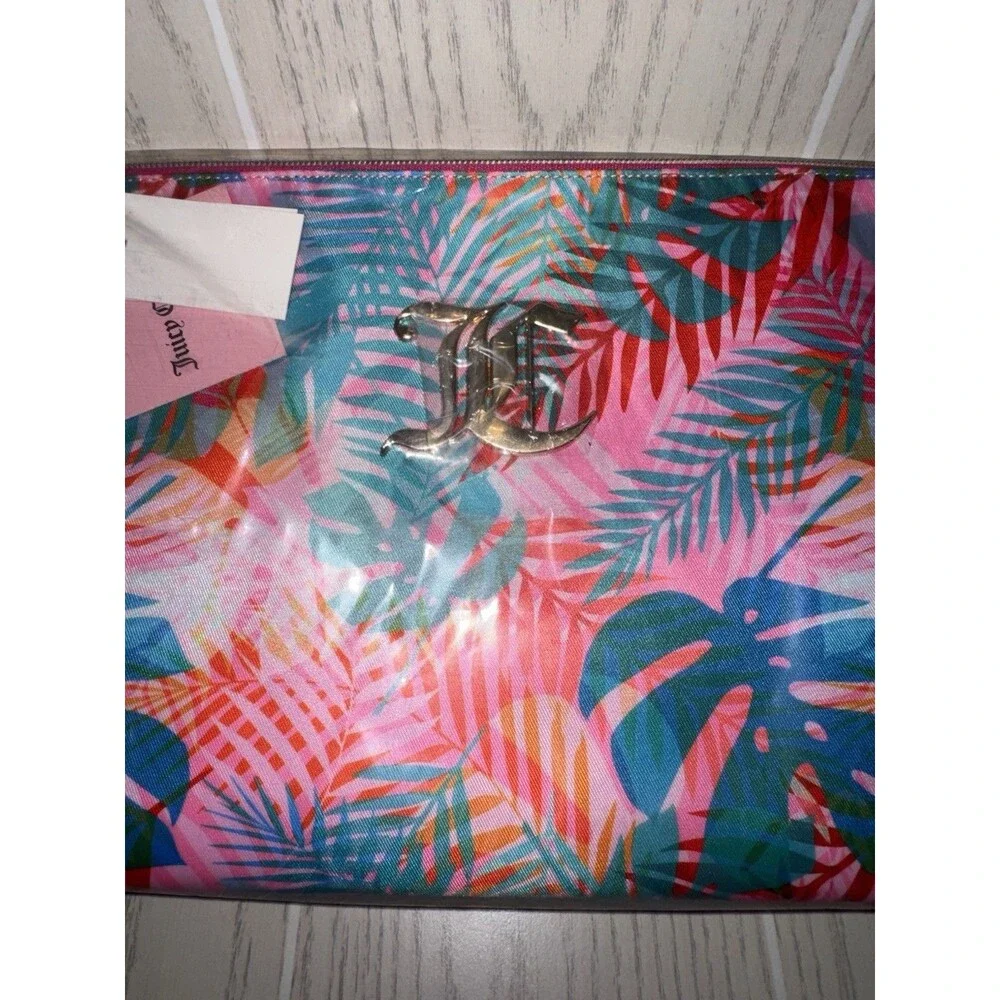 Juicy Couture Bright And Spacious Zipper Style Cosmetic Carry Bag New With Tags